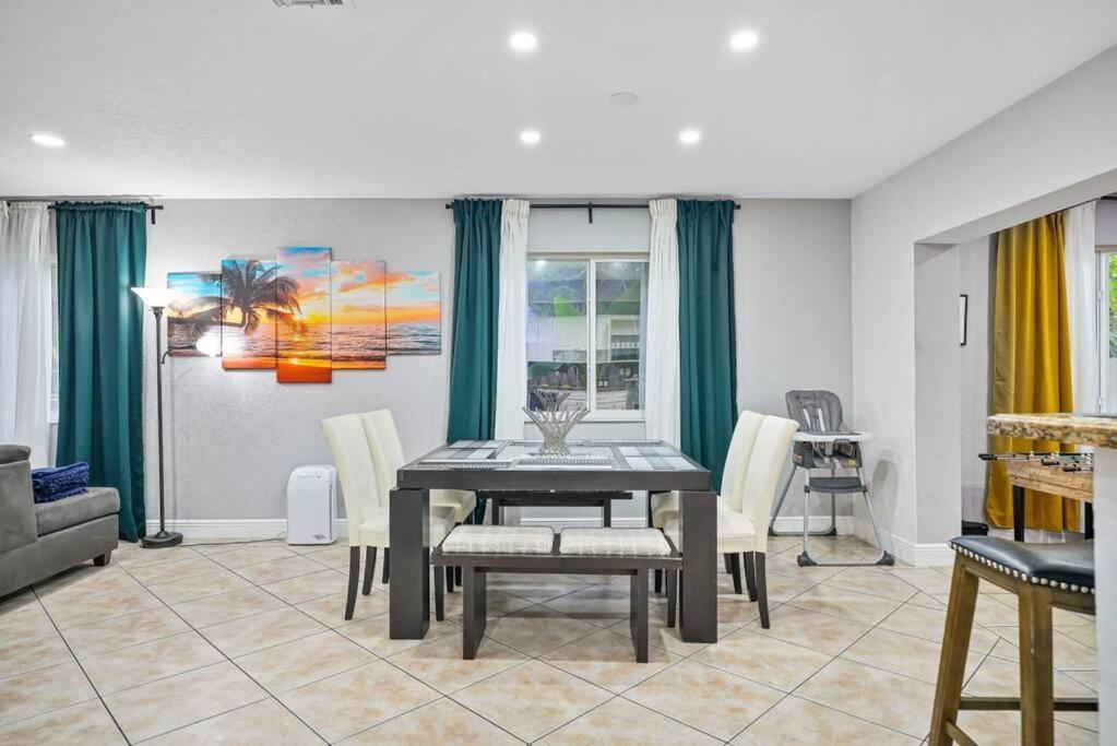 Escape Gameroom, Bar, Bbq, Spacious,King Bed, All Luxury Mattresses, Near Beach, 6 Blocks Away From Bars, Nite Clubs, Res, Shops Miami Exterior foto