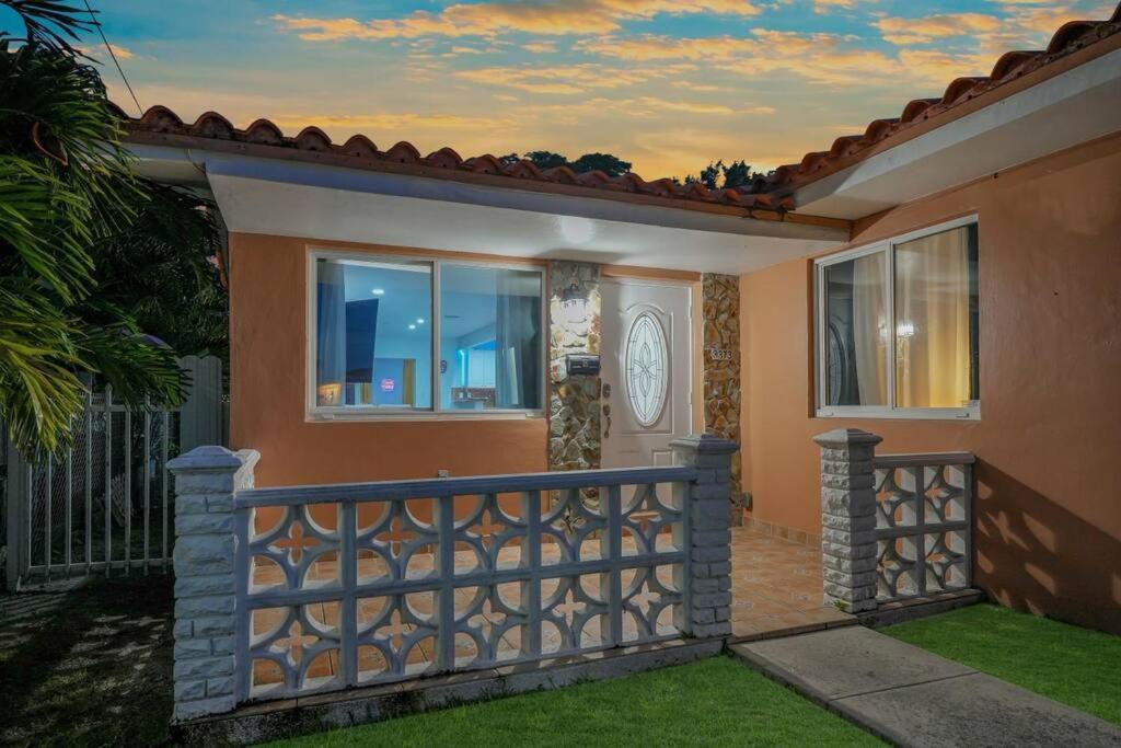 Escape Gameroom, Bar, Bbq, Spacious,King Bed, All Luxury Mattresses, Near Beach, 6 Blocks Away From Bars, Nite Clubs, Res, Shops Miami Exterior foto